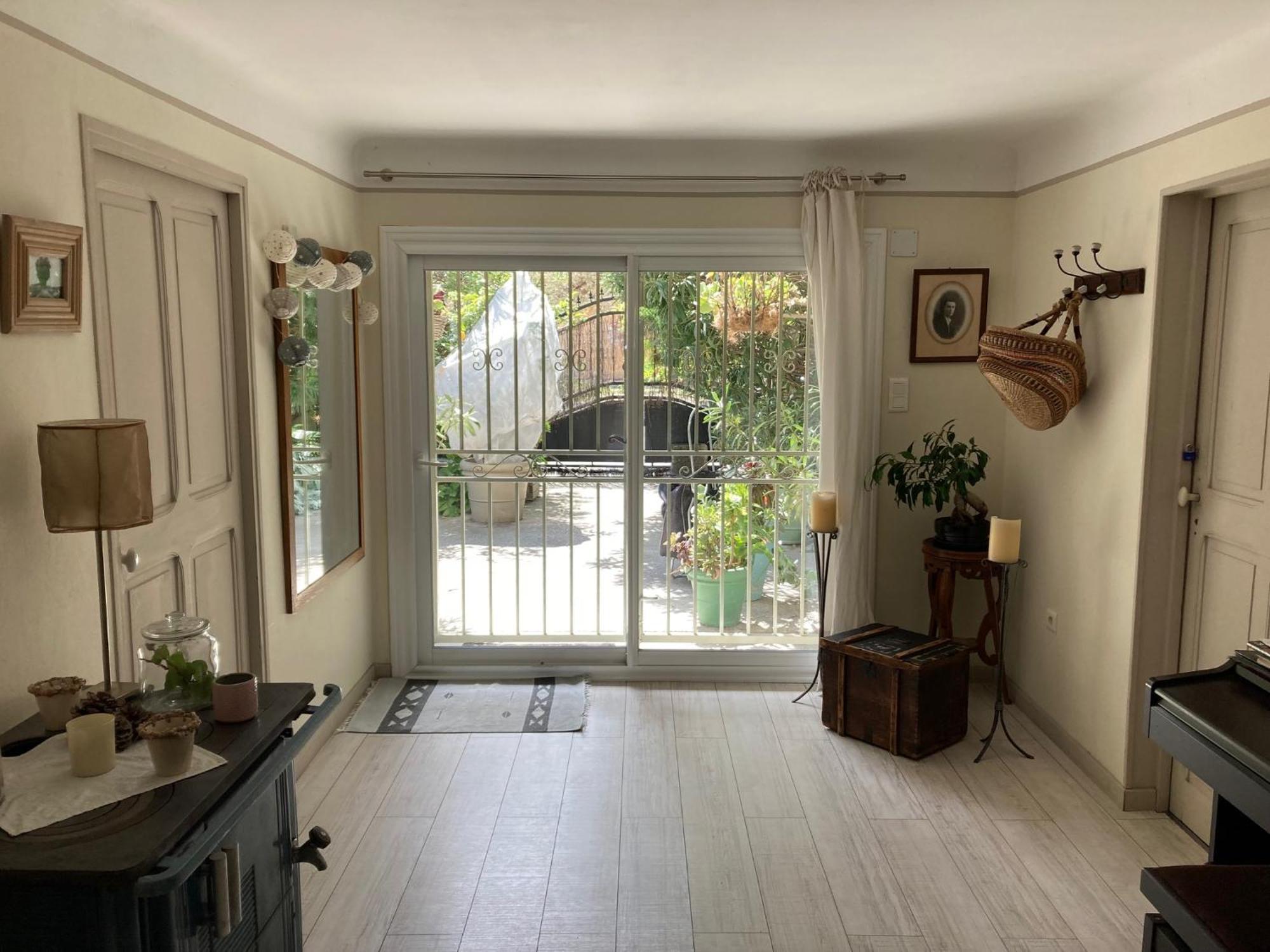 Appartement Complet Ou 2 Chambres De Charme En Centre-Ville Arles Exterior photo